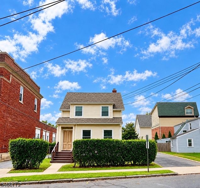 1st image of 250 Central Ave