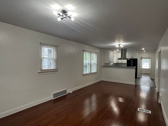 4th image of 7724 Snowden Ave