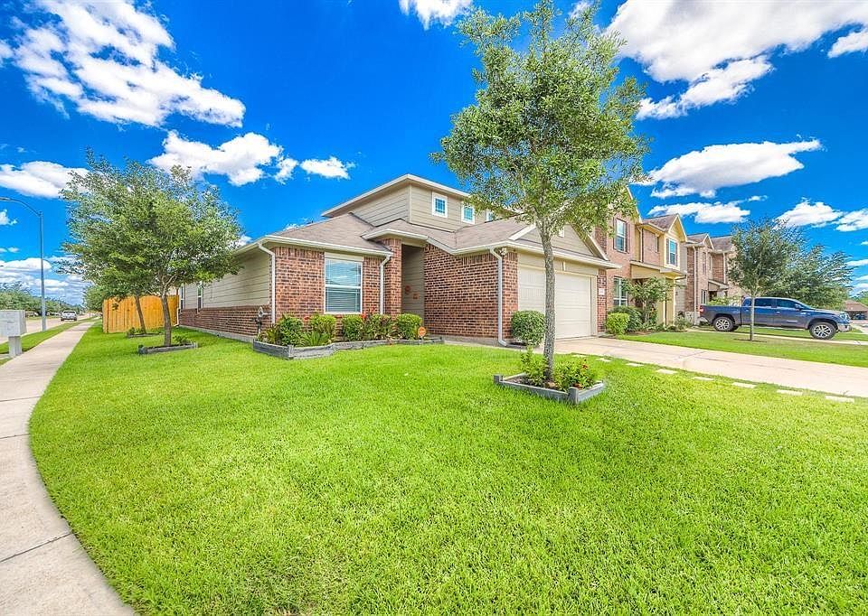 1st image of 2414 Village Stone Ct