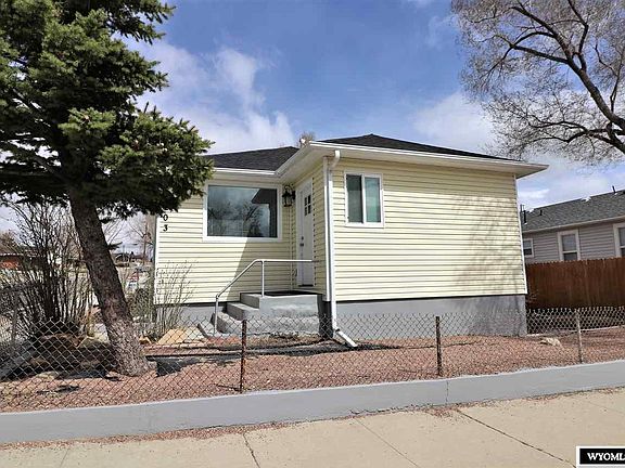 2nd image of 203 Marion St