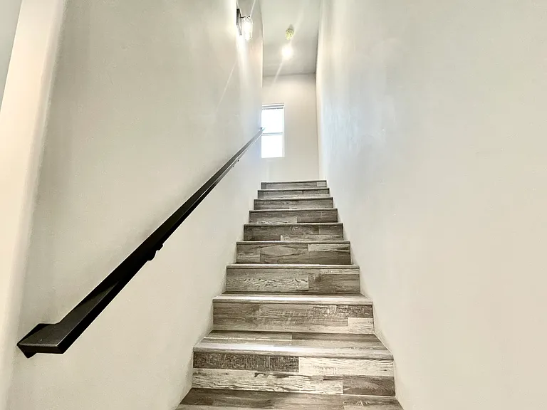 720 N Walnut St #8 — Photo 16