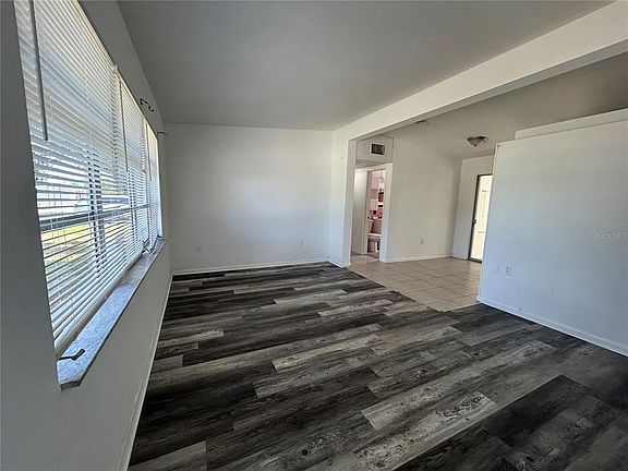 4th image of 3140 CRESTWOOD DRIVE