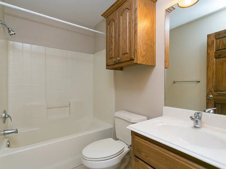 16111 Rolling Meadows Dr — Photo 14