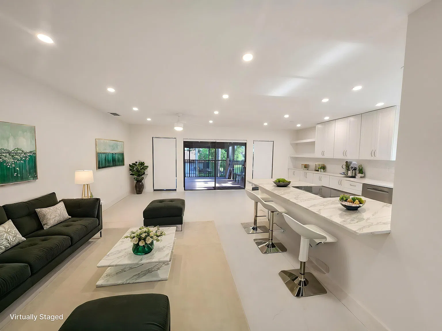 30 Pelican Pointe Dr — Photo 1