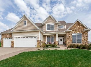 5178 Auburn Ct, Bettendorf, IA
