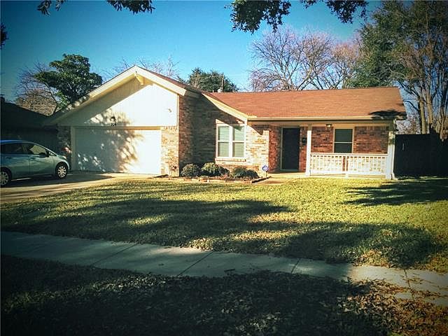 1st image of 704 Cambridge Dr