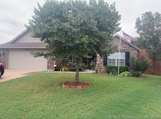 13511 S Oak Ct, Glenpool, OK 74033