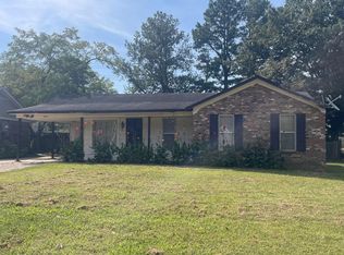 5947 Raintree Dr, Memphis, TN 38115