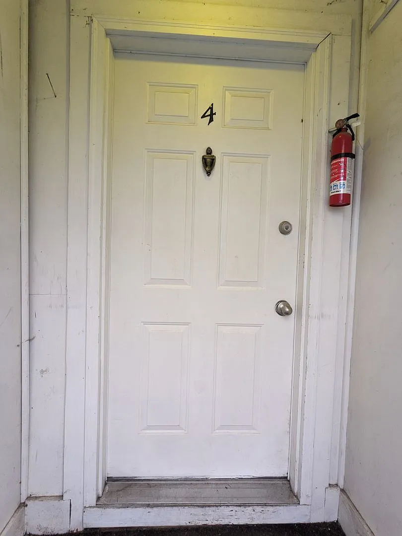 226 North Line Street — Photo 3