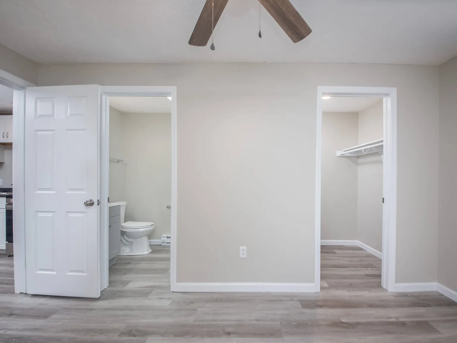 1064 Willowdale Rd — Photo 3