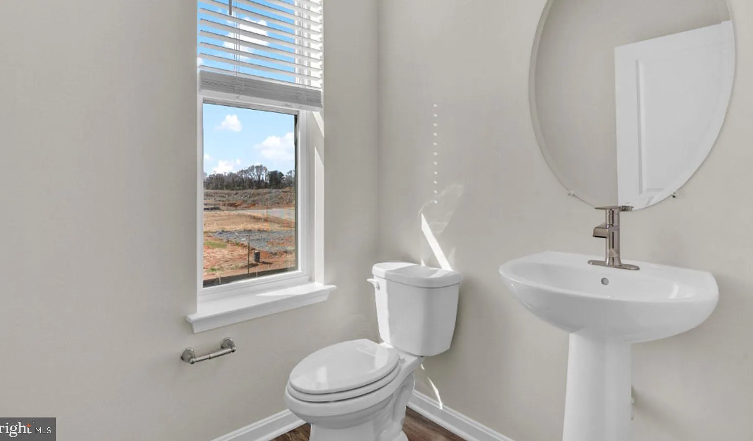4 bed, 3.5 bath, 2382 sqft, $3,100 — Photo 4