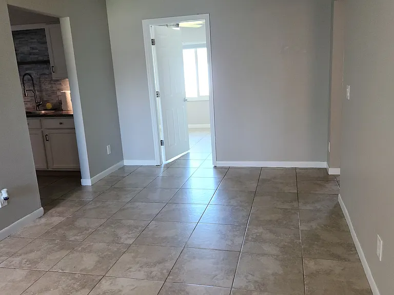 172 Lee Ave — Photo 18