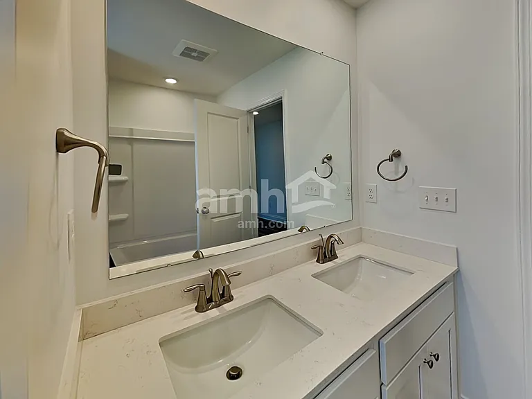 315 Pine Hill Ct — Photo 14