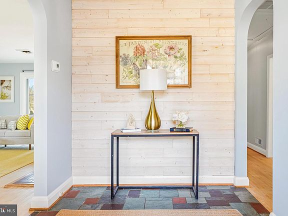 3rd image of 500 Hillen Rd