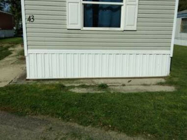 Maple Knoll Mobile Home Park - 43 | 1716 E Lansing Rd, Charlotte, MI