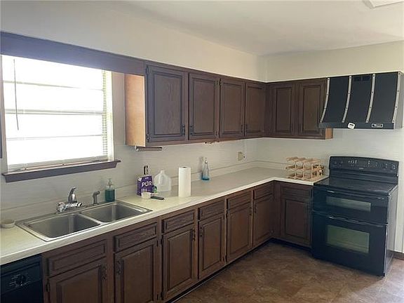 4th image of 1816 Poplar St APT C