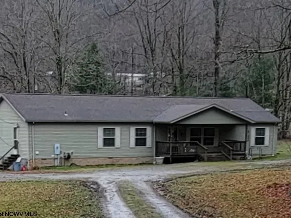 33 Beach Dr, Ellamore, WV 26267