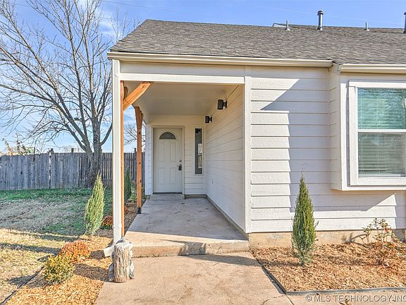 4th image of 14149 S Poplar Pl