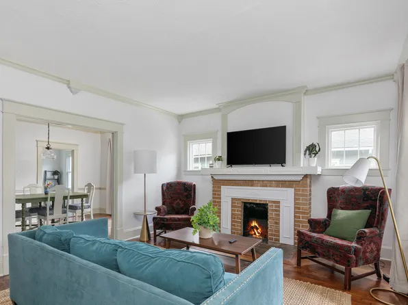 137 Suburban Ct, Lexington, KY 40503