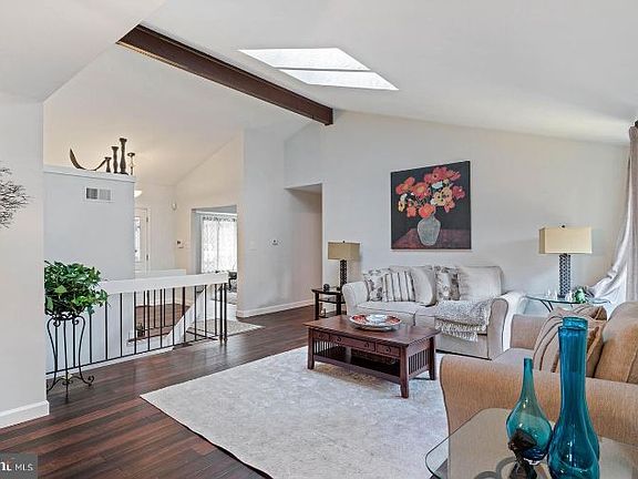 4th image of 12326 Hollyhock Ct