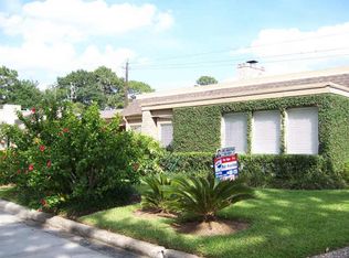 110 Old Bridge Lk, Houston, TX 77069