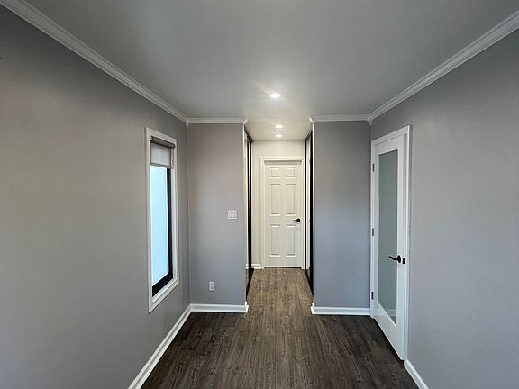 4th image of 403 Piccadilly Pl