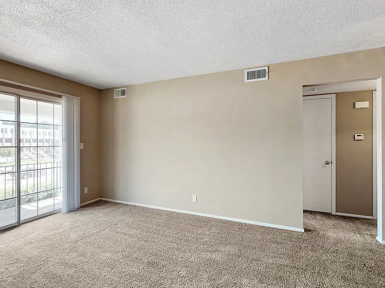 Westwood Apartments — Photo 43
