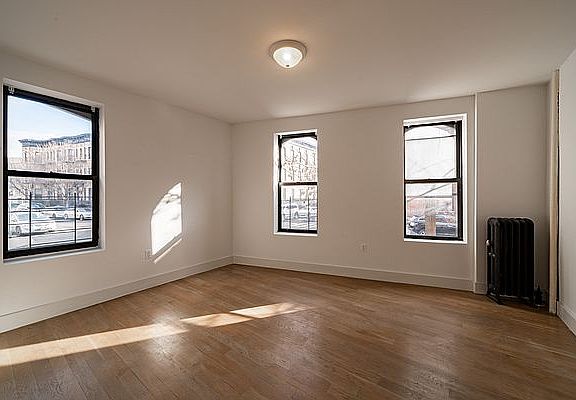 3rd image of 2025 Regent Pl APT C9