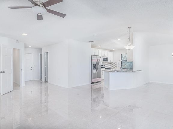 Kitchen/Living Room