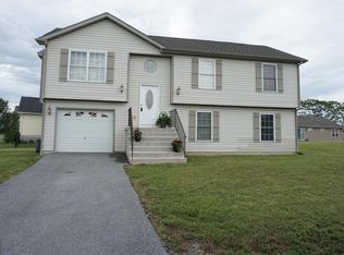 128 Sedge Wren Ln, Martinsburg, WV 25405