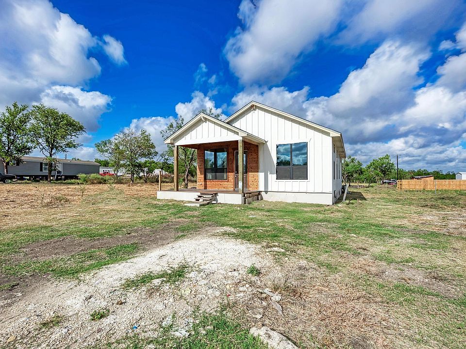 1st image of 122 Los Fresnos Dr