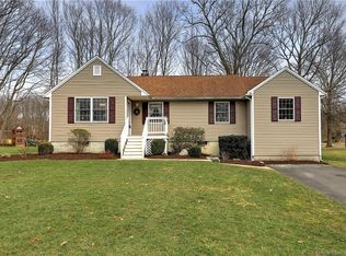 29 Pepperidge Rd, Monroe, CT 06468