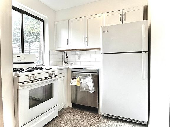 4th image of 471 18th St #1ER