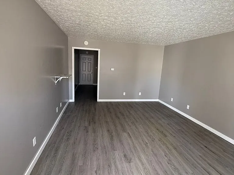 1808 Kraig Dr — Photo 9