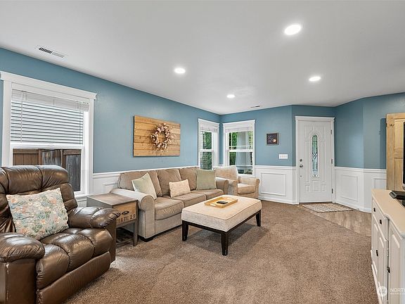 5th image of 18419 95th Avenue E