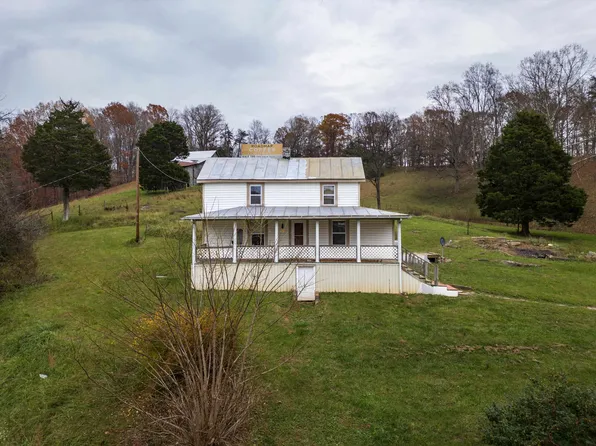 8143 S Lee Hwy, Buchanan, VA 24066