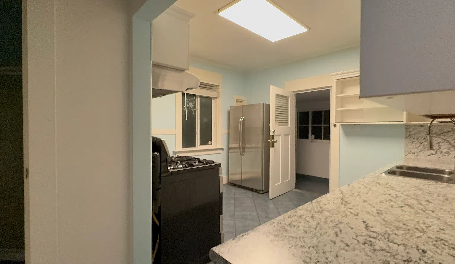 3 bed, 1500 sqft, $3,500 — Photo 2