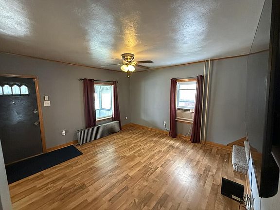 4th image of 1308 Jackson Ave