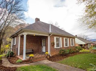 23 Enka Orchard St, Candler, NC 28715