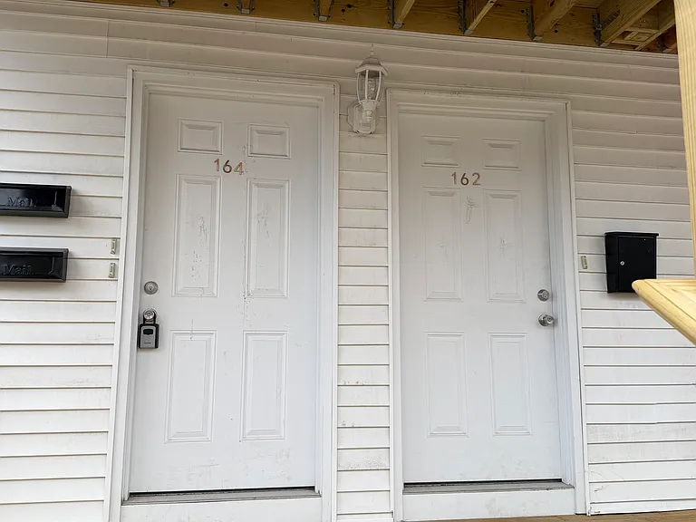 162-164 Martin St — Photo 1