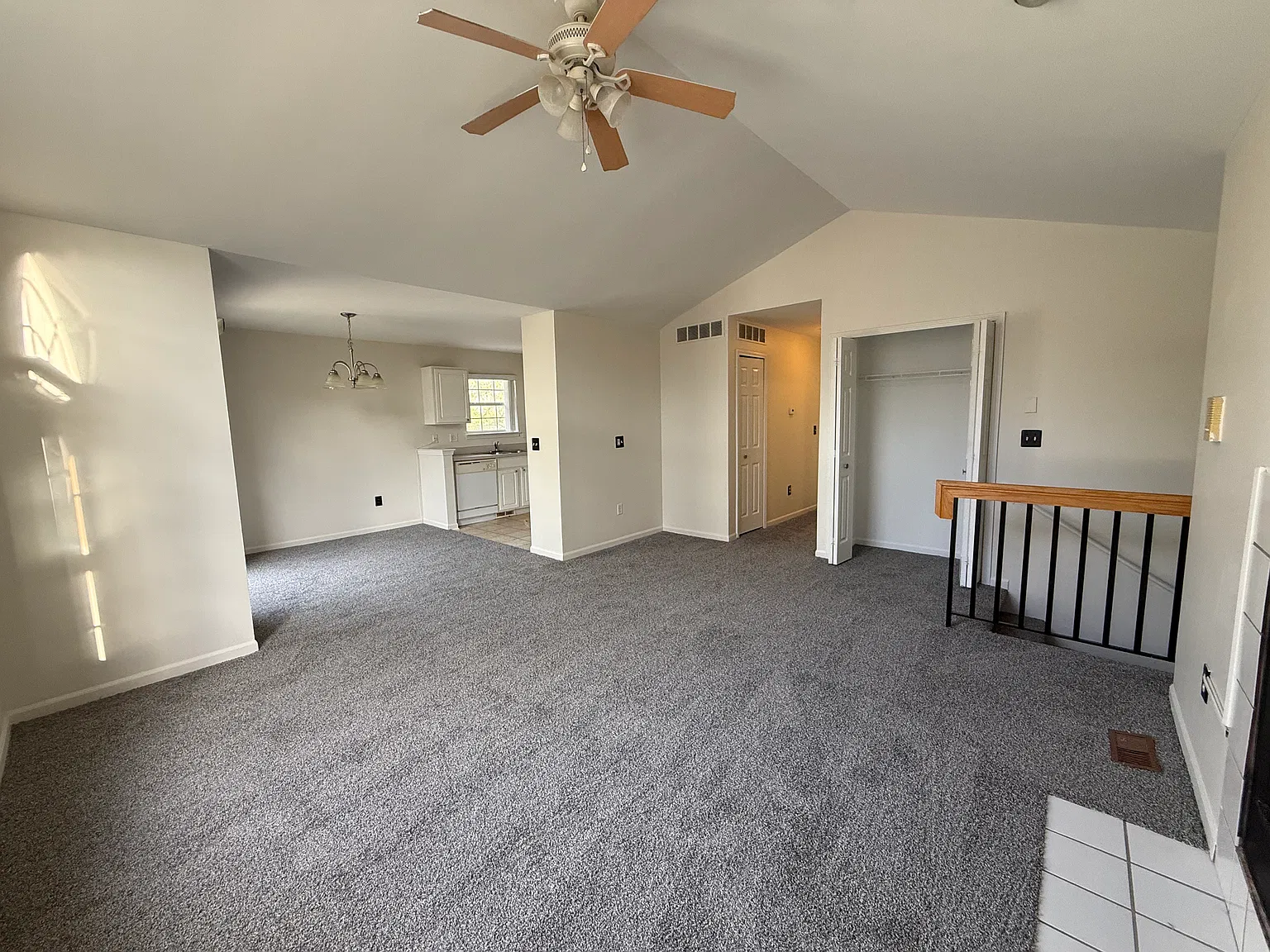 2 bed, 1206 sqft, $1,595 — Photo 4