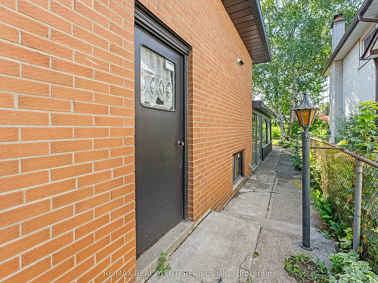 2348 Denise Rd #UPPER — Photo 48