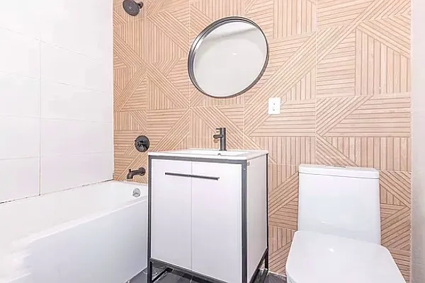 Rented by Rentall Group Inc | media 6