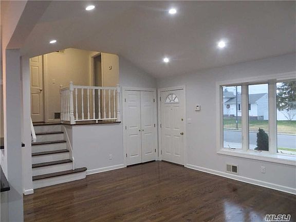 5th image of 40 Peachtree Ln