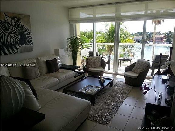 3rd image of 5600 Collins Ave APT 4R