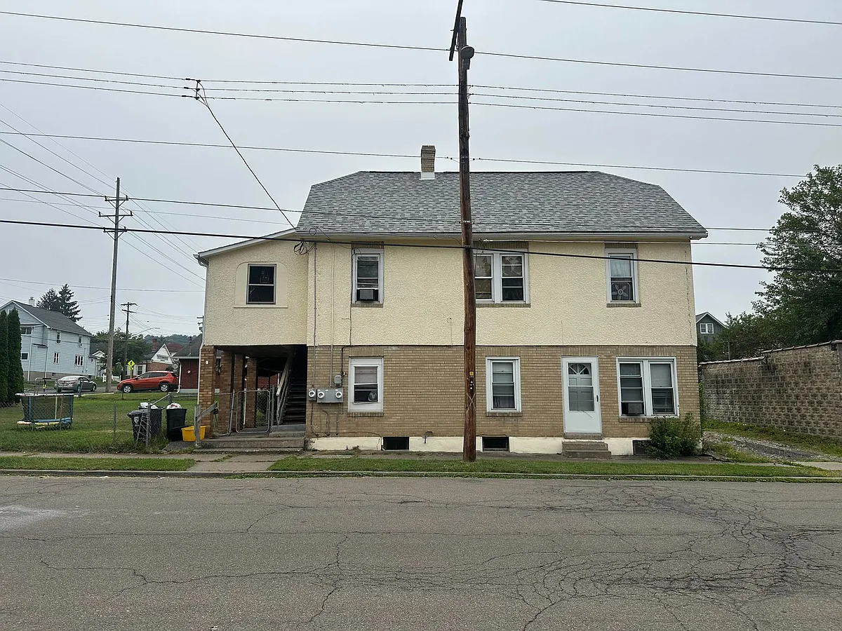 Building Photo - 1211 Pine St