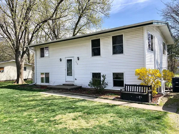 362 N 3rd St, Albion, IL 62806