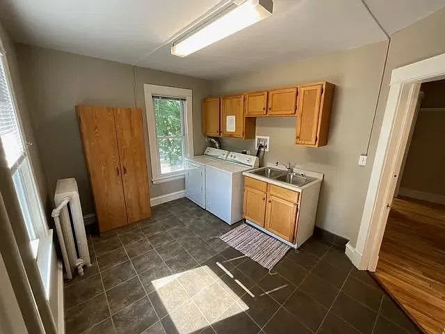 5 bed, 1.5 bath, $2,600 — Photo 2