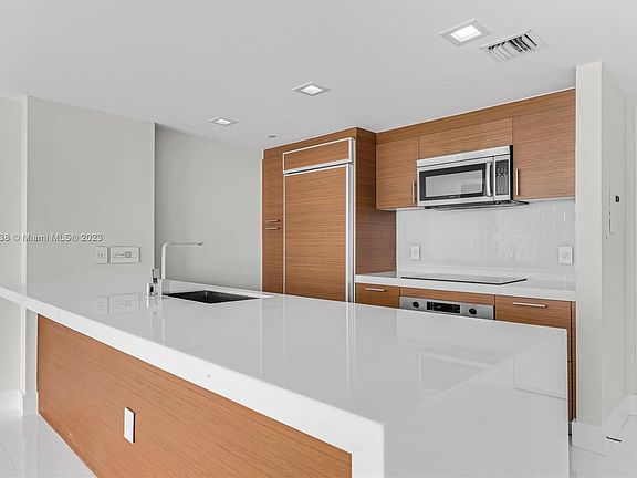 5th image of 50 Biscayne Blvd #3601