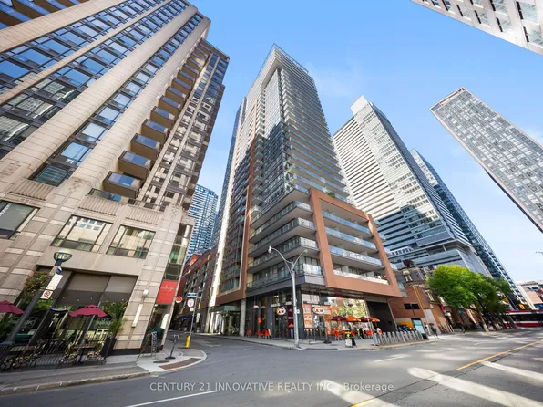 8 Mercer St #507, Toronto, ON M5V 0C4